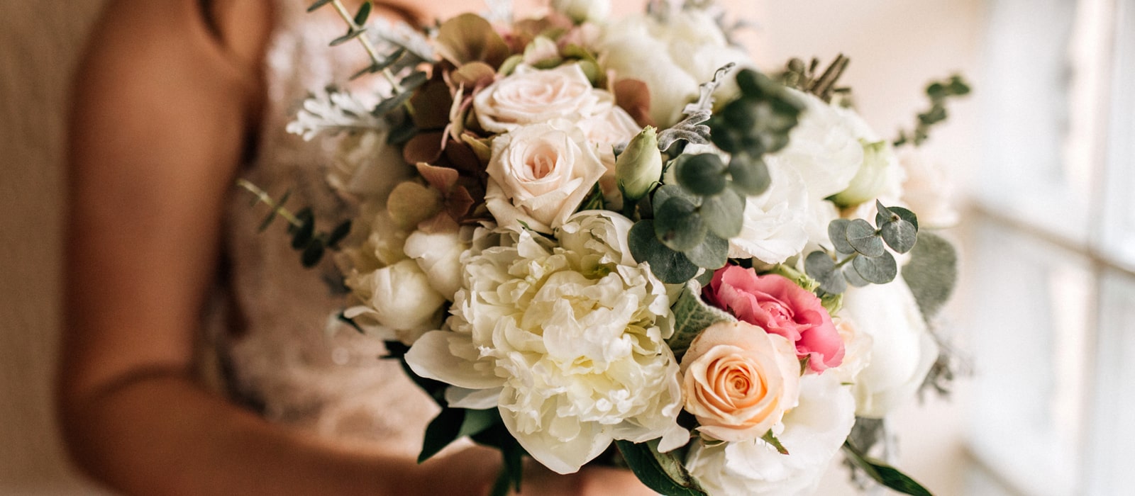 Wedding flowers from Daisys Flower Boutique in Coventry