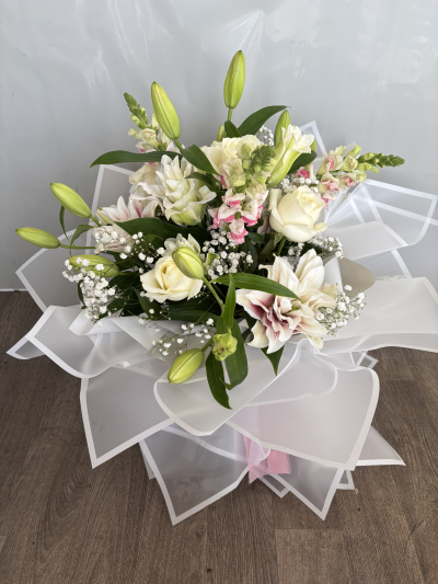 Luxury wrap flowerbox-pink/white - A beautiful luxury wrapped flowerbox in pinks/white Luxury wrap flowerbox-pink/white - A beautiful luxury wrapped flowerbox in pinks/white