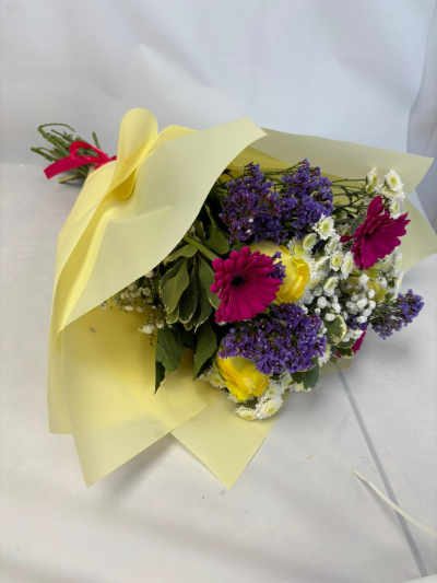 Summer Meadow - A cheerful selection of colours and flowers