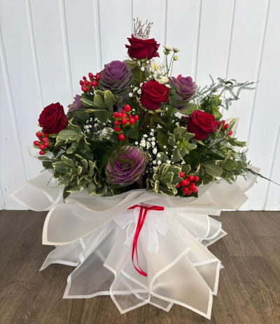 Queen - A luxury wrapped flowerbox filled with luxury red roses and a mixture of seasonal flowers in red, purple and white. This beautiful arrangement is finished off with a crown decoration